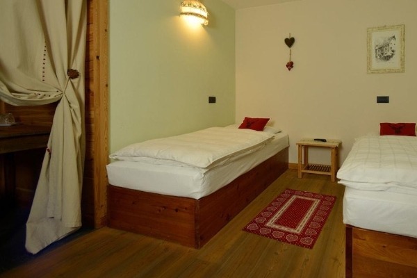ALBERGO ALPENROSE Ski&Bike Mountain Hotel (Gressoney-Saint-Jean)